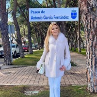 “Alessku, aku bersumpah akan menyelamatkanmu dari kanker dan aku mengecewakanmu. Aku berjanji bahwa aku akan membawa putrimu ke dunia dan kini ada di tanganku,” ungkap Ane di keterangan fotonya. Foto: dok. Instagram/@ana_obregon_oficial