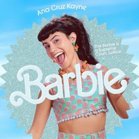 Ana Cruz Kayne Sebagai Barbie HakimAdapun karakter Barbie yang menjadi hakim. Meski profesinya sangat formal, Ana Cruz tampaknya memainkan karakter dengan menyenangkan.Foto: Instagram @barbiethemovie