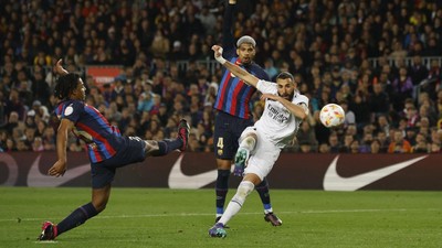 Benzema Hattrick, Real Madrid Pesta Gol di Markas Barcelona
