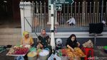 Berburu Menu Berbuka Puasa di Masjid Sunan Ampel Surabaya