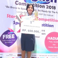 Tak hanya berparas canti, Bulan juga ternyata merupakan siswi yang cerdas. Dalam salah satu ungggahannya terlihat jika Bulan pernah memenangkan juara satu kategori English Speech di sebuah kompetisi tahun 2018. Foto: Instagram/@bulansutena