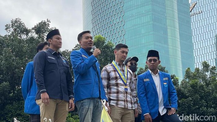 Demo PMII di Depan Gedung KPK
