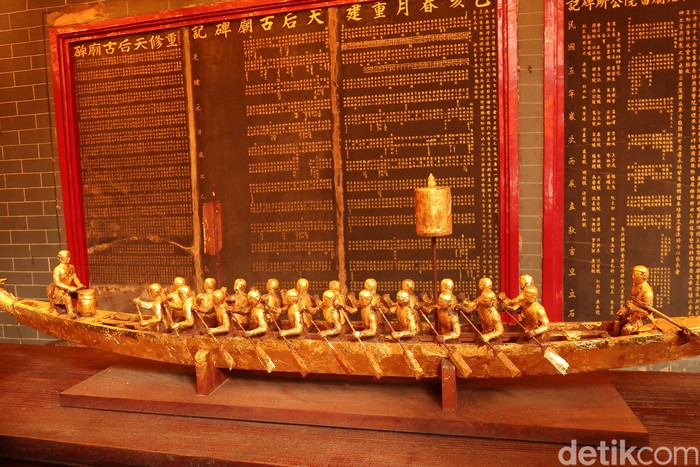 Dragon Boat di Tin Hau Temple Hong Kong