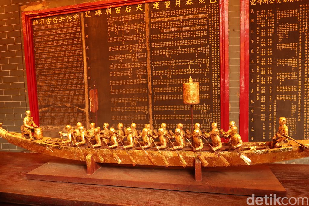 Dragon Boat di Tin Hau Temple Hong Kong