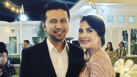 Melalui unggahan di akun Instagram pribadi, Emil Dardak mengabarkan jika dirinya positif terkena Covid-19 usai pulang ibadah Umroh. Foto: Instagram @emildardak / @arumibachsin_94