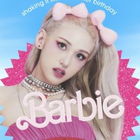 Editan penggemar satu ini dibagikan ulang oleh Jeon Somi di akun Instagram-nya. Solois blasteran Kanada-Korea ini mendapat julukan Barbie of KPop. Foto: dok. Twitter @starfess