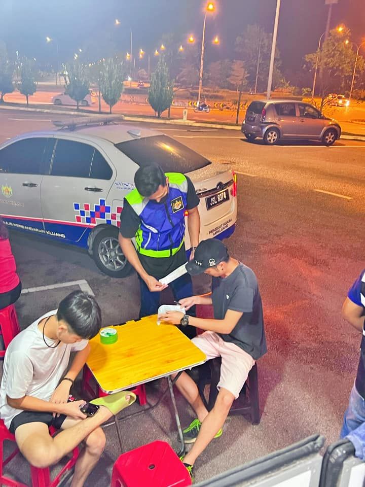 Gegara Jualan 'Tahu Busuk', Penjual Ini Dikejar dan Diusir Polisi