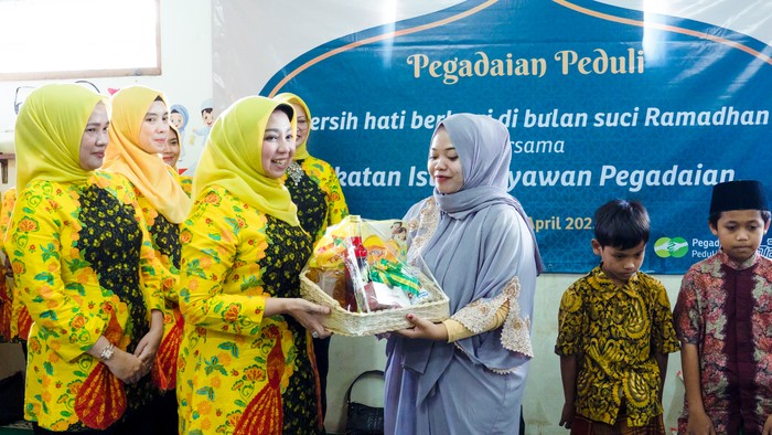 Ikatan Istri Karyawan Pegadaian Tebar Bansos ke Panti Asuhan