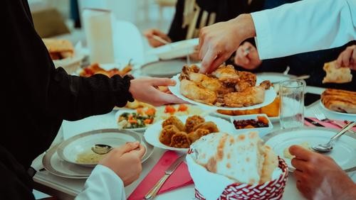 Ilustrasi Buka Puasa