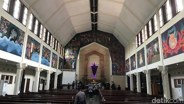 Jajaran Brimob Polda DIY cek Gereja Antonius Kotabaru Jogja, Kamis (6/4/2023).