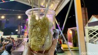 Ada juga tenant telur gulung. Berbeda dari sebelumnya untuk transaksi di sini kamu bisa menggunakan e-wallet apapun. Selain itu, banyak spot-spot khusus yang cocok untuk tempat foto. Foto: detikcom/Riska Fitria