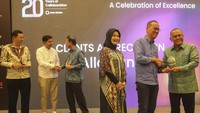Sekedar informasi, PT Informasi Teknologi Indonesia - Jatis Mobile adalah perusahaan teknologi penyedia berbagai solusi, mulai dari solusi perpesanan dengan menawarkan rangkaian layanan yang lengkap (WhatsApp, SMS dan email), chat commerce, custom development, AI dan Chatbot dengan berfokus pada pasar enterprise (B2B) dan saat ini sedang mengembangkan pasar Small Medium Business.