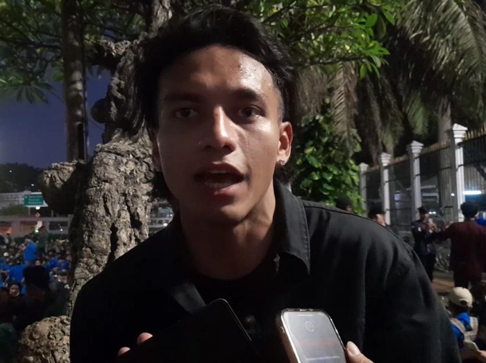 Jefri Nichol ikut dalam demonstrasi menolak Undang-undang Cipta Kerja (Adrial-detikcom)