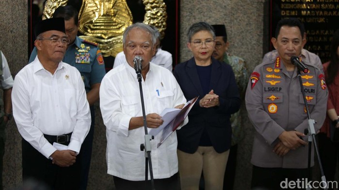 Kapolri Gelar Rakor Persiapan Mudik Lebaran Rakor persiapan mudik Lebaran digelar di Mabes Polri, Jakarta, Kamis (6/4/2023). Raker ini dihadiri sejumlah menteri, Kapolri dan Panglima TNI.