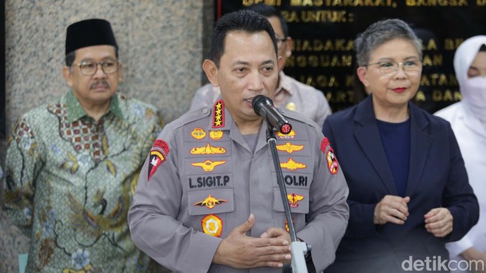 Rakor persiapan mudik Lebaran digelar di Mabes Polri, Jakarta, Kamis (6/4/2023). Raker ini dihadiri sejumlah menteri, Kapolri dan Panglima TNI.