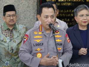 Kapolri Laporkan Realisasi Anggaran 2022 Polri ke Komisi III DPR