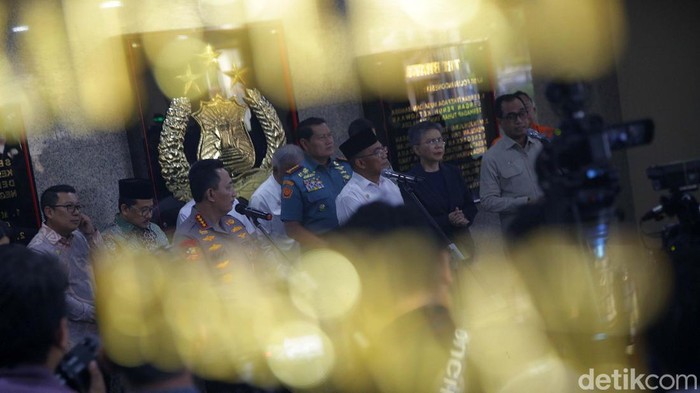Kapolri Gelar Rakor Persiapan Mudik Lebaran Rakor persiapan mudik Lebaran digelar di Mabes Polri, Jakarta, Kamis (6/4/2023). Raker ini dihadiri sejumlah menteri, Kapolri dan Panglima TNI.