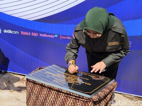Ketua CT ARSA Foundation Anita Ratnasari Tanjung resmikan bantuan masjid untuk korban gempa