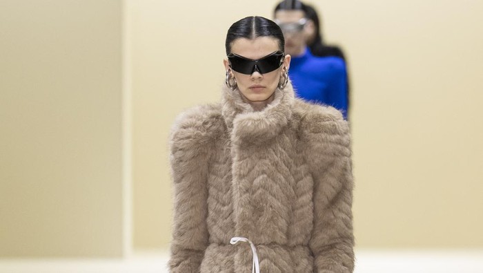 PARIS, FRANCE - MARCH 05: A model walks the runway during the Balenciaga Ready to Wear Fall/Winter 2023-2024 fashion show as part of the Paris Fashion Week on March 5, 2023 in Paris, France. (Photo by Victor VIRGILE/Gamma-Rapho via Getty Images)
