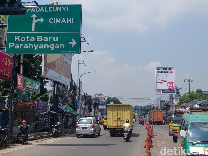 Kondisi arus lalu lintas di Simpang Tagog, Padalarang