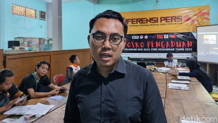 Koordinator Posko THR LBH Surabaya M Dimas Prasetyo