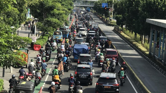 Lalin Jl Salemba Raya Arah Pasar Senen Jakpus Padat