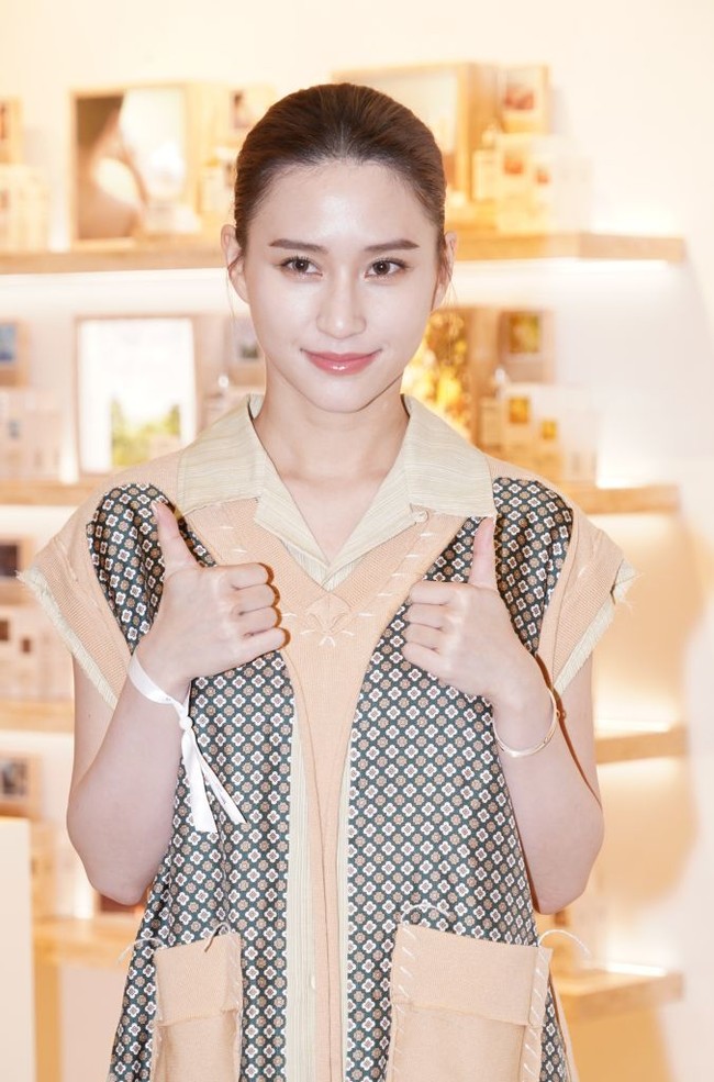 Stanley Ho memiliki 17 anak dari empat pernikahan, dan anaknya rata-rata berumur 18 hingga 70 tahun. Laurinda Ho merupakan salah satu anaknya yang termuda. Foto: Getty Images