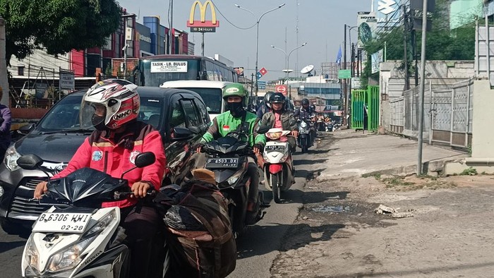 Macet di Ciputat Arah Jakarta