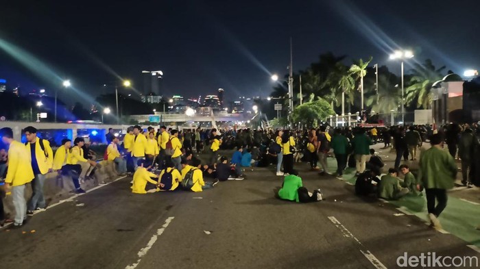 Mahasiswa di Depan DPR