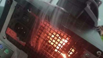 Apakah kamu pernah melihat kobaran api muncul dari komputermu? Foto: the123king-reddit via Bored Panda