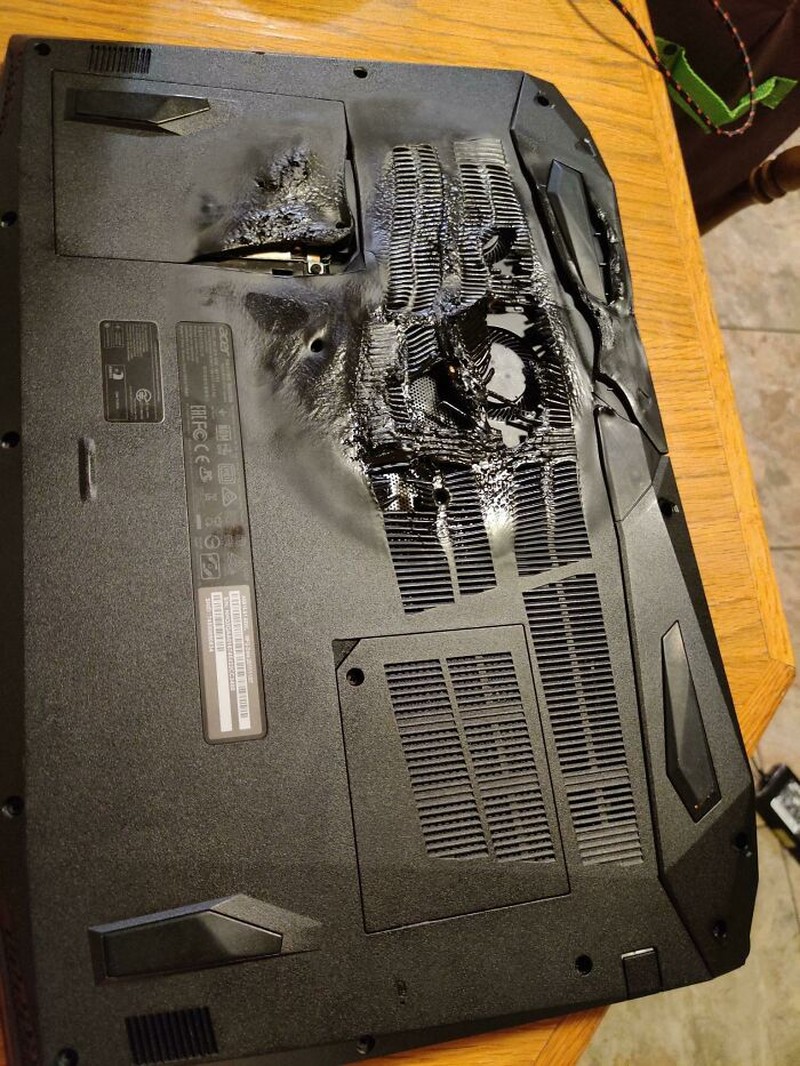 Jangan tunjukkan 10 foto berikut kepada anak IT! Yang ada, mereka bakal pusing setelah melihatnya.