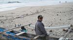 Menyapa Pasir Putih Pantai Santolo Garut