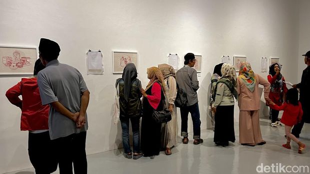 Pameran Maklon di Imah Budaya Cigondewah
