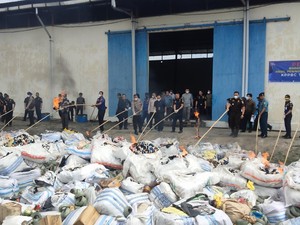 Pakaian Bekas Impor Senilai Rp 4,6 M di Asahan Dimusnahkan