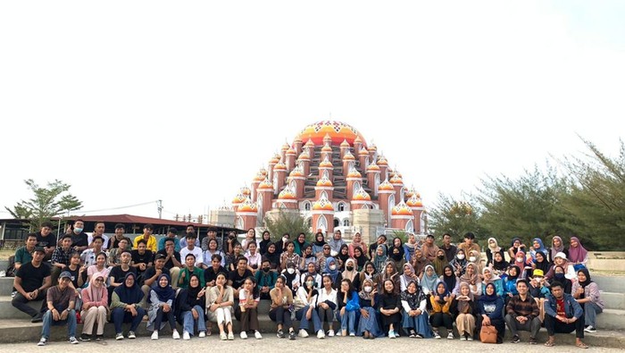 Pertukaran Mahasiswa Merdeka atau PMM. Mulai 2023, PMM dapat diikuti mahasiswa vokasi.