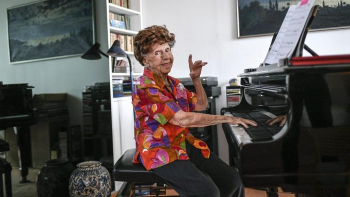 French pianist Colette Maze, born in June 1914, poses during a photo session in Paris on March 24, 2023. (Photo by Stéphane DE SAKUTIN / AFP) (Photo by STEPHANE DE SAKUTIN/AFP via Getty Images)