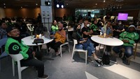 Memasuki tahun ke-7, Gojek Swadaya yang diluncurkan pada 2016, telah dimanfaatkan oleh lebih dari 450 ribu mitra driver per bulannya dan membantu mereka menghemat hingga 15% dari biaya operasional sebagai mitra driver. Gojek juga memfasilitasi lebih dari 300 komunitas mitra driver yang menginisiasi kegiatan Bakti Sosial (baksos) secara independen di 25 Kota/Kabupaten yang tersebar dari Sabang sampai Merauke selama bulan Ramadan 1444 H. Inisiatif independen dari berbagai komunitas ini sekaligus menunjukkan solidaritas mitra driver yang tersebar se-Indonesia dalam #LengkapiRamadan. 