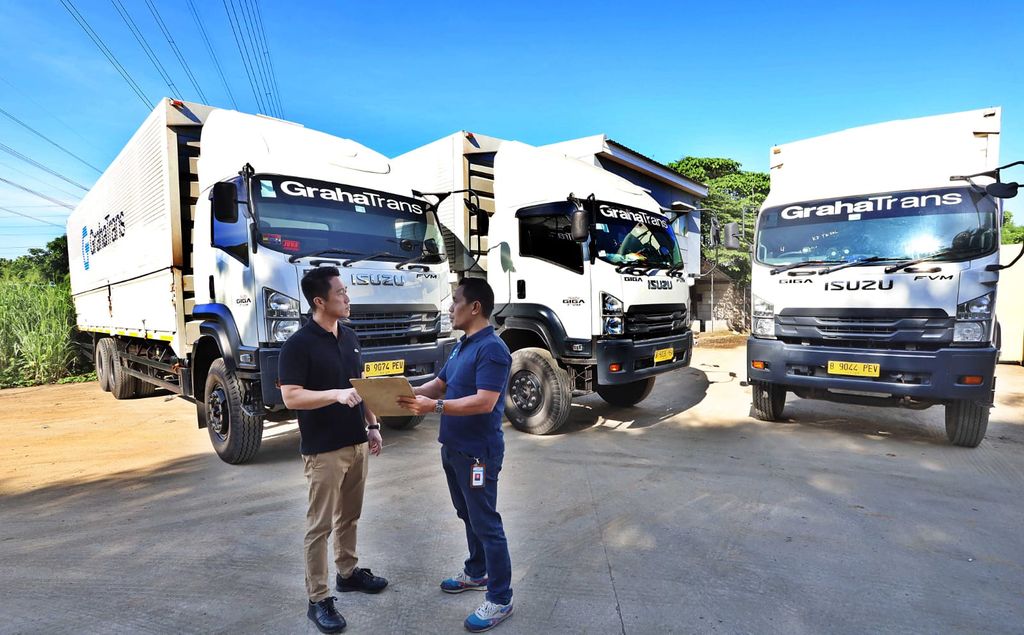 PT Grahaprima Suksesmandiri Tbk (GTRA) memilih menggunakan truk Isuzu.
