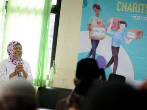 Momen Berbagi Kebahagiaan dengan Penghuni Panti Sosial