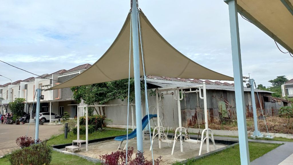 Royal Living Tangerang