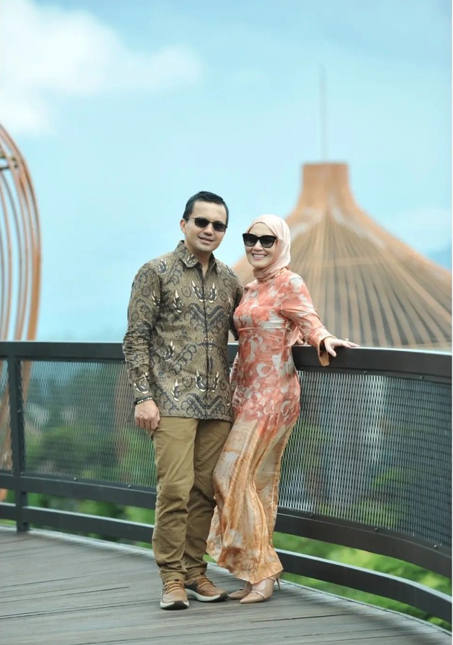 Semenjak sudah mempublikasikan hubungannya, Sahrul dan Dine jadi semakin sering mengunggah momen-momen mesra kebersamaan mereka. Foto: Instagram/@sahrulgunawanofficial