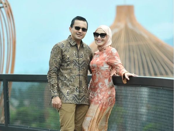 8 Potret Sahrul Gunawan & Pacar Baru yang Kini Makin Sering Pamer Kebersamaan