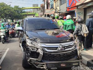 5 Fakta Sopir Pajero Nabrak Mobil Lalu Meracau Sambil Telanjang Dada