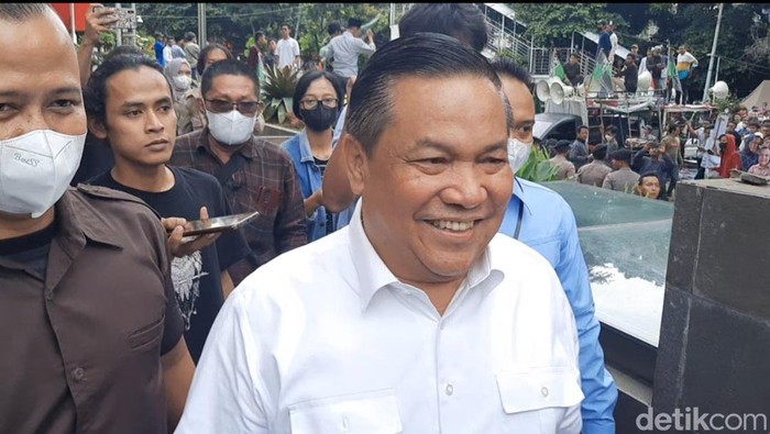 Sekda Riau SF Hariyanto
