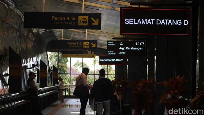 Suasana di Stasiun Bandung.