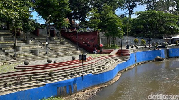 Teras Cikapundung, Bandung.