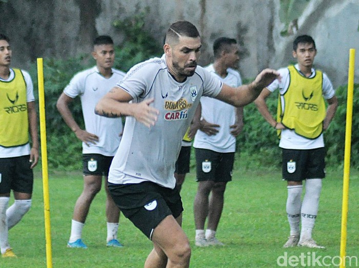 Wallace Costa saat masih menjadi pemain PSIS Semarang.