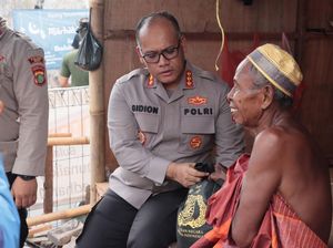 500 Warga Jakut Terima Bansos Kapolri, Termasuk Korban Kebakaran Depo