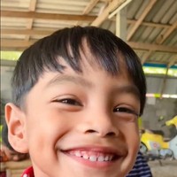 Walaupun banyak pihak yang ingin membantu Arsya untuk terkenal, namun sang ibu menolak tawaran tersebut. Ia menginginkan anaknya itu bisa memiliki kehidupan yang damai dan menghabiskan masa kecil seperti anak-anak lainnya, bukan terjerat dalam dunia entertain. Foto: Facebook/Paeisa Seng