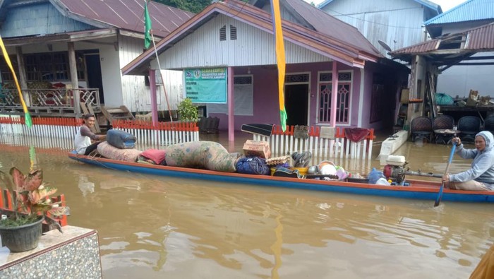 Banjir di Desa Onepute, Kecamatan Petasia Barat, Morowali Utara, Sulteng.